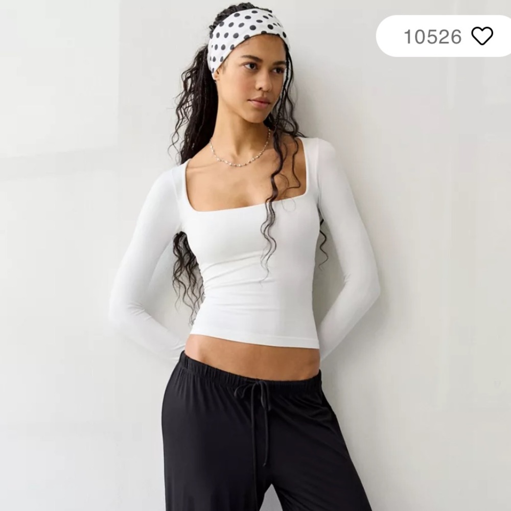 UO Out From Under Ruby Square Neck Long Sleeve Cropped Tee